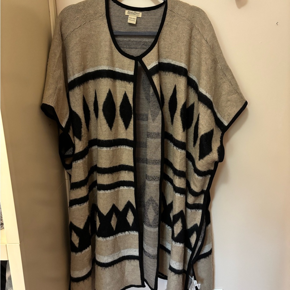 Lucky Brand Geometric Black and Gray Shrug Sweater